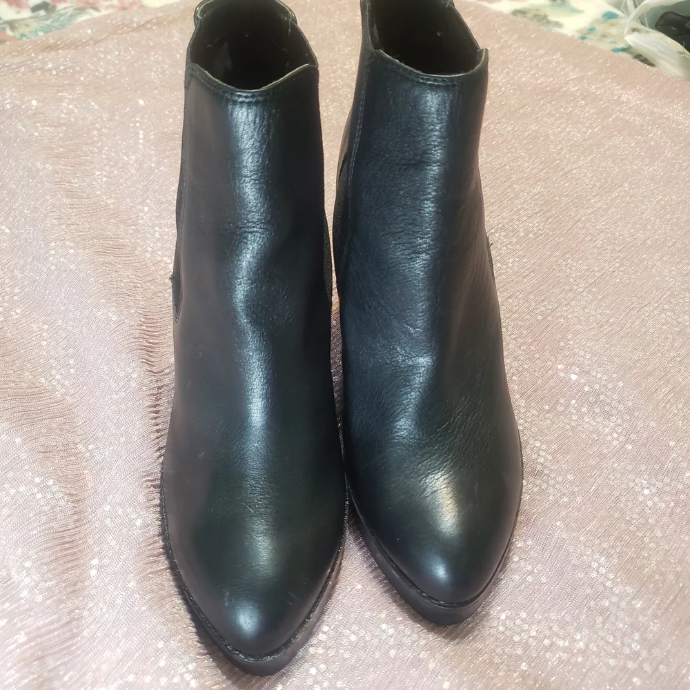 ALDO Black Leather Platform Wedge Chelsea Ankle Boots - Size 7